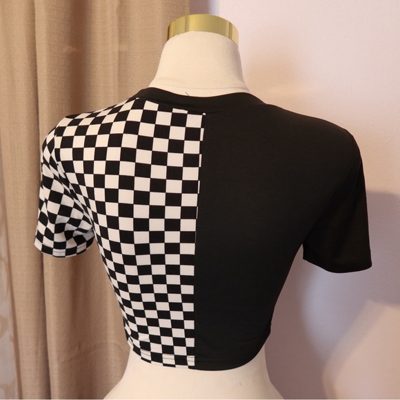 SHEIN Black and White Checkered Short Sleeve Top - Picture 2 of 3